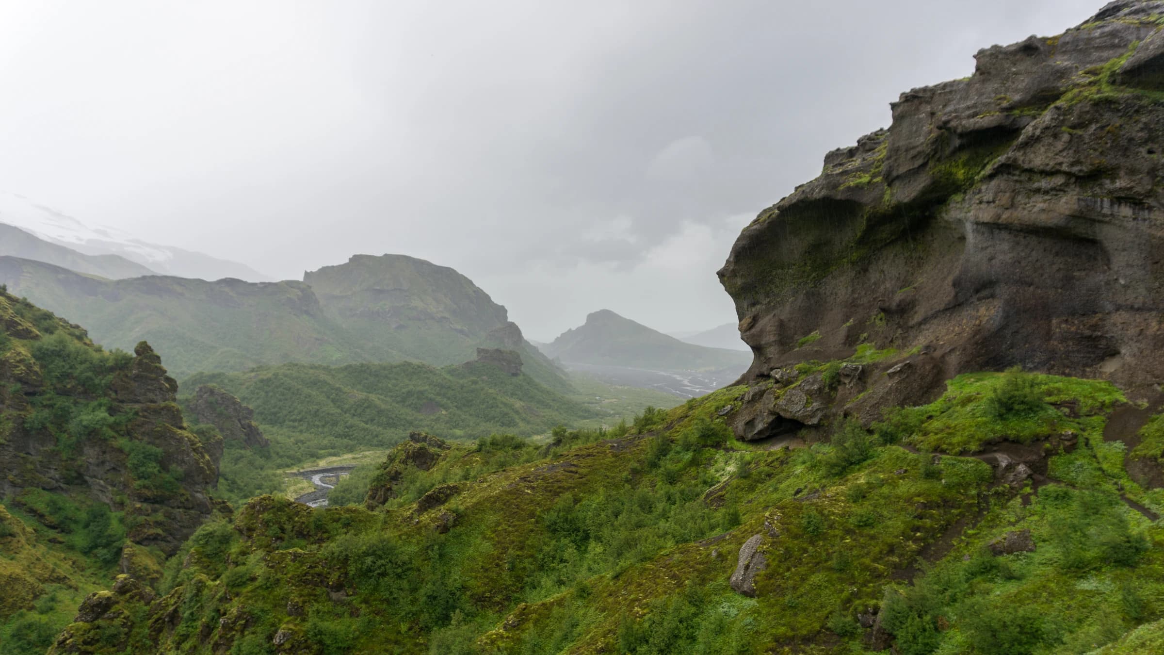 Fimmvörðuháls Trail landscape certificate route preview in Iceland