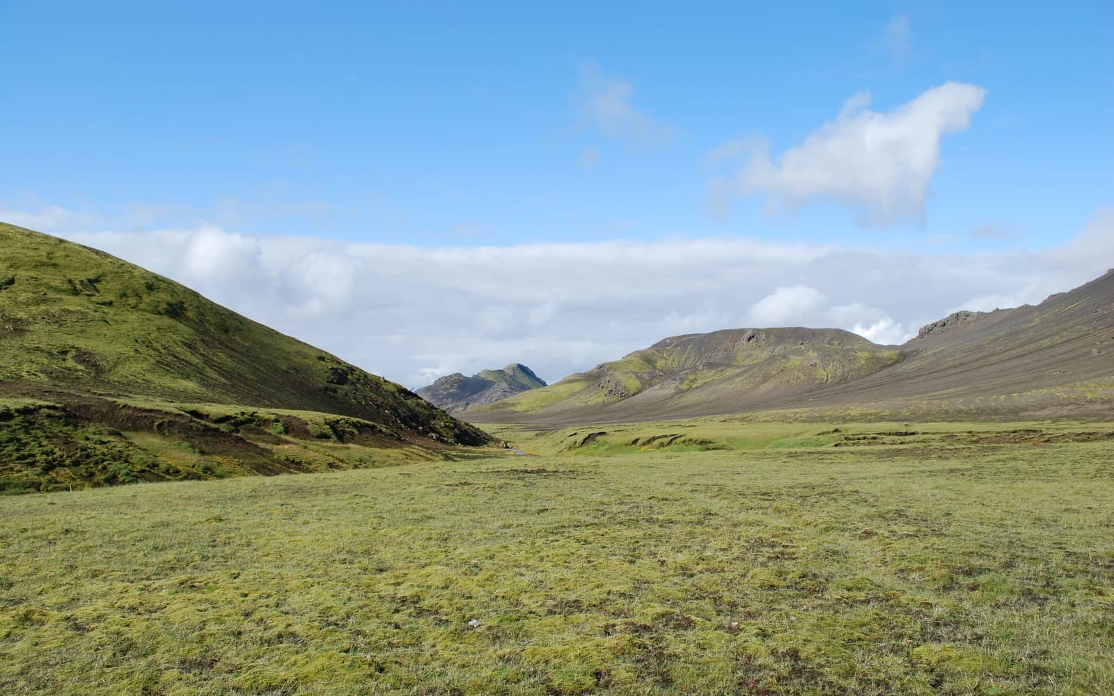 Laugavegur Trail landscape certificate route preview in Iceland